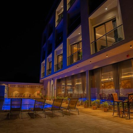 Pride Elite, Daman Hotel Exterior foto