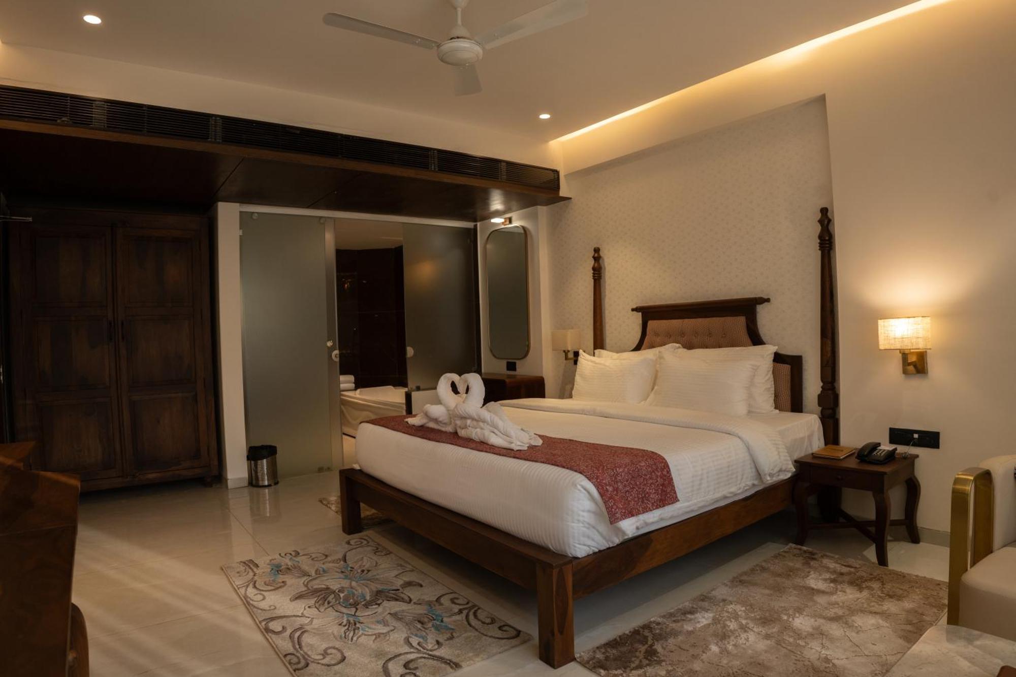 Pride Elite, Daman Hotel Exterior foto