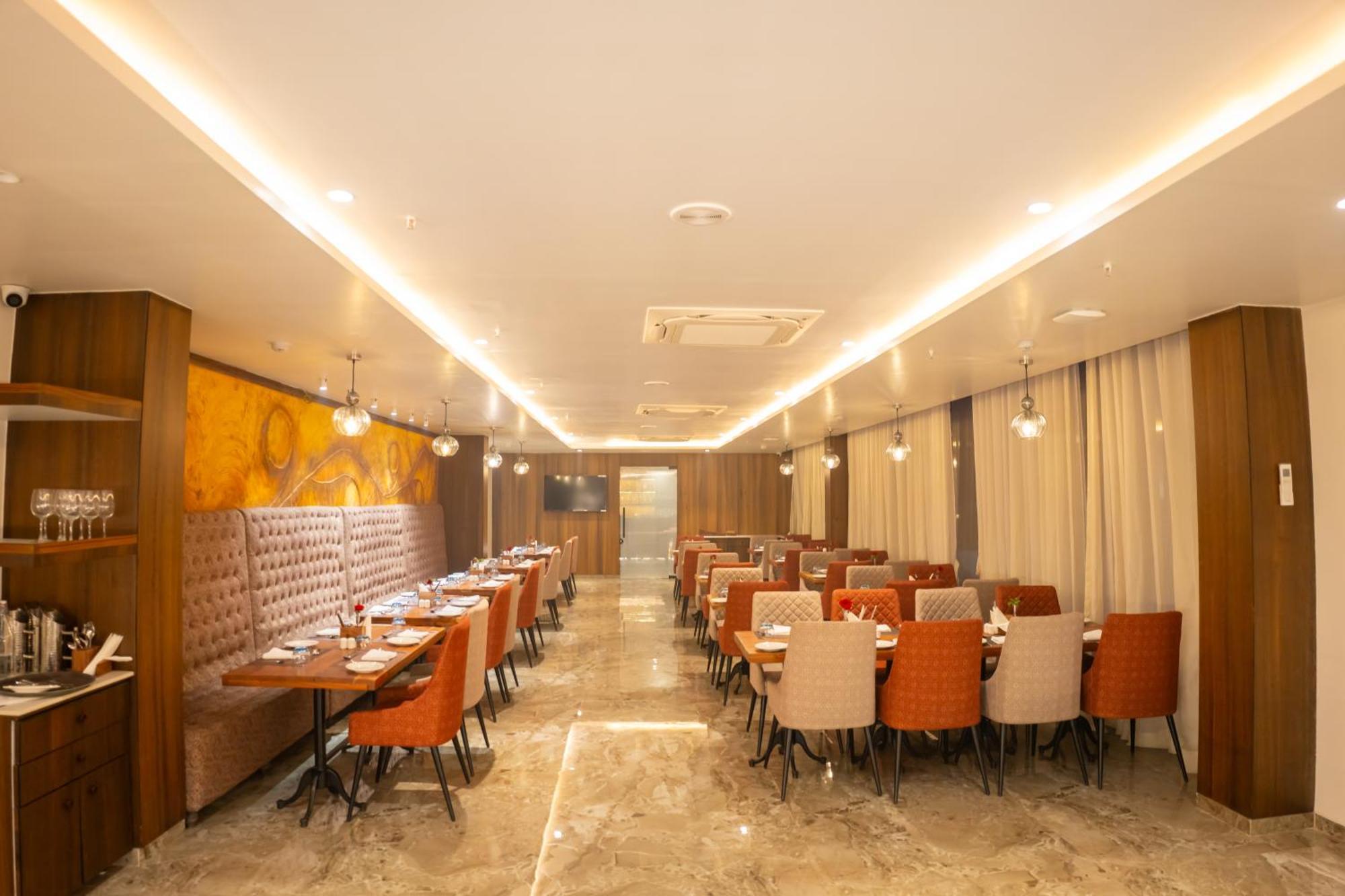 Pride Elite, Daman Hotel Exterior foto