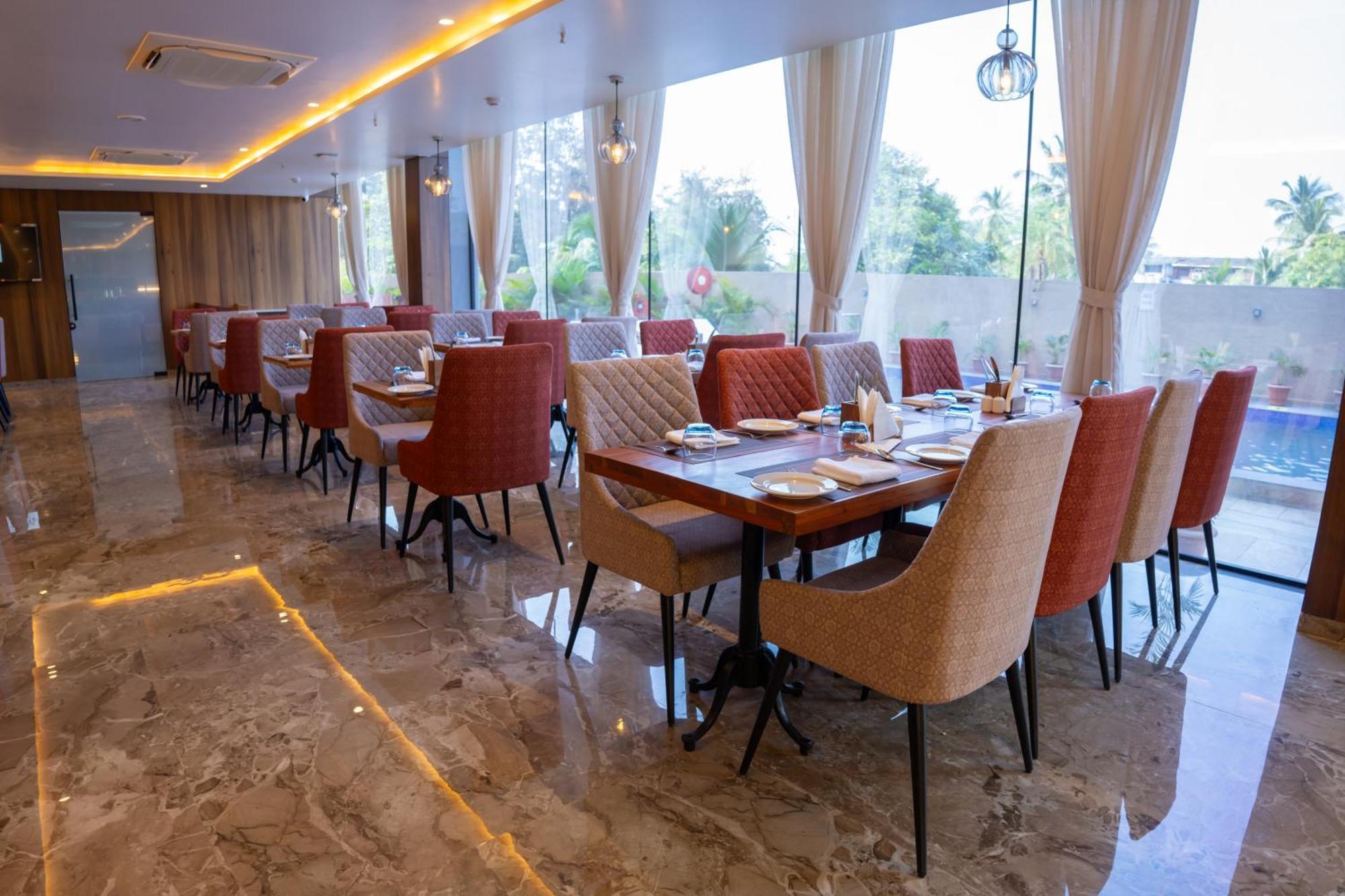 Pride Elite, Daman Hotel Exterior foto