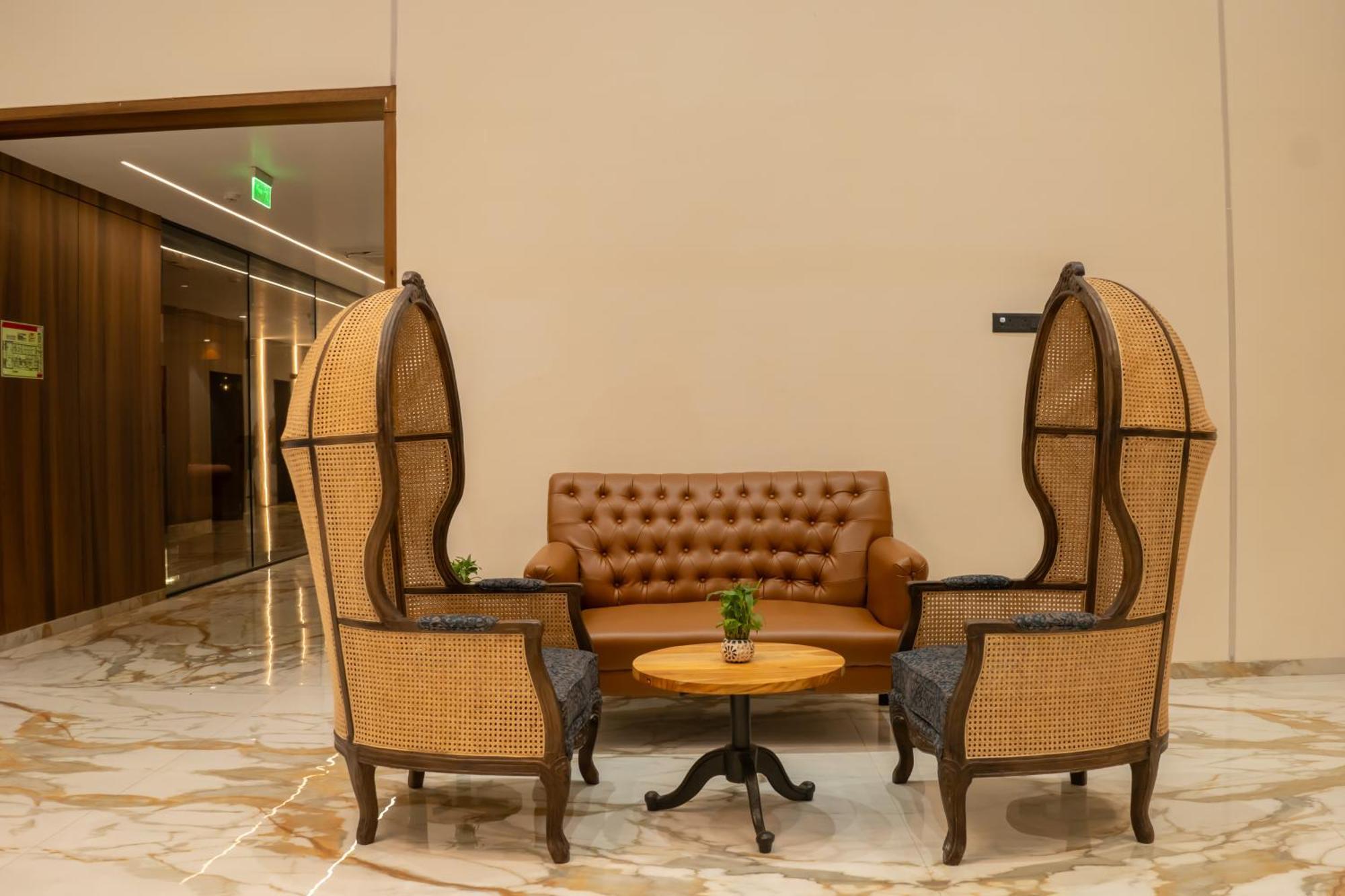 Pride Elite, Daman Hotel Exterior foto