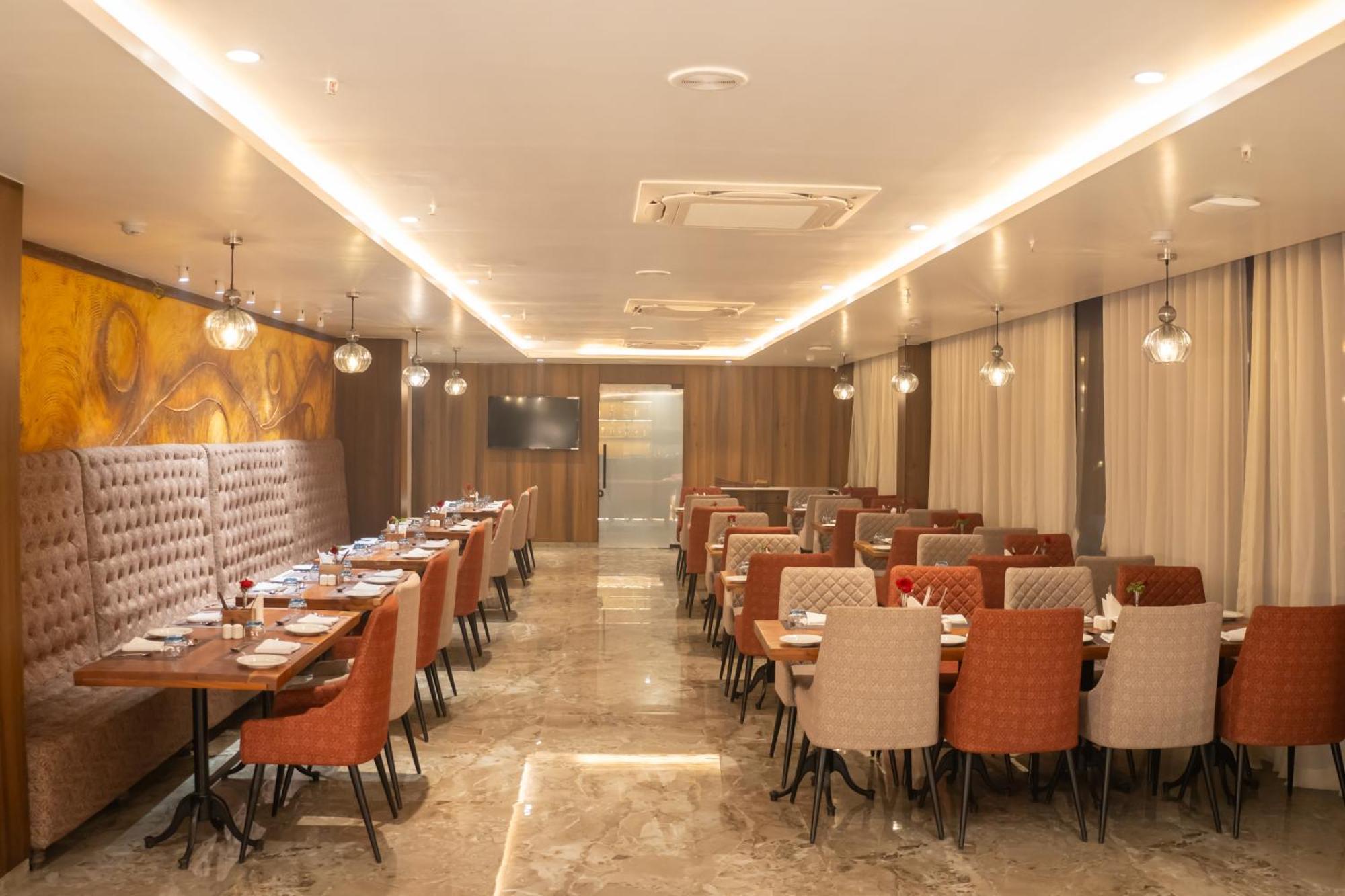 Pride Elite, Daman Hotel Exterior foto